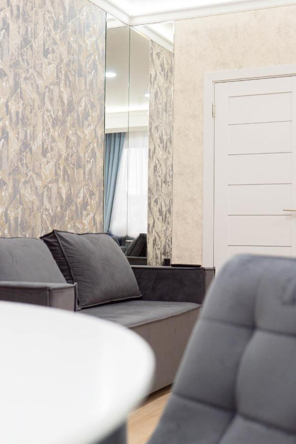 Rentwill Grey Апартаменти *